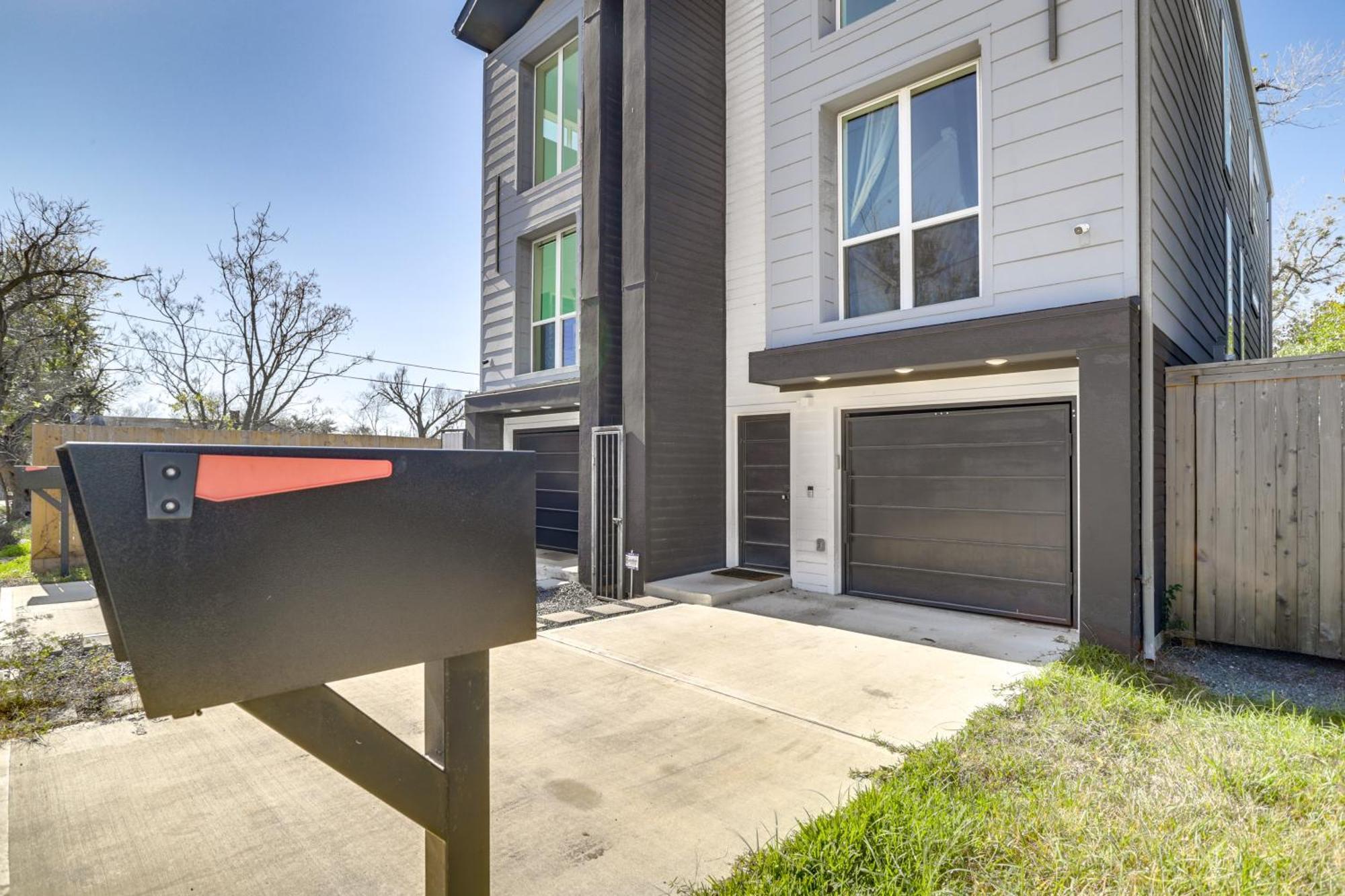 3 Mi To Dtwn Modern Townhome With Yard In 휴스턴 외부 사진